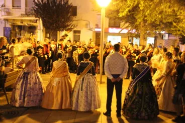Serenata de la Tuna a Reina infantil y presidenta juvenil