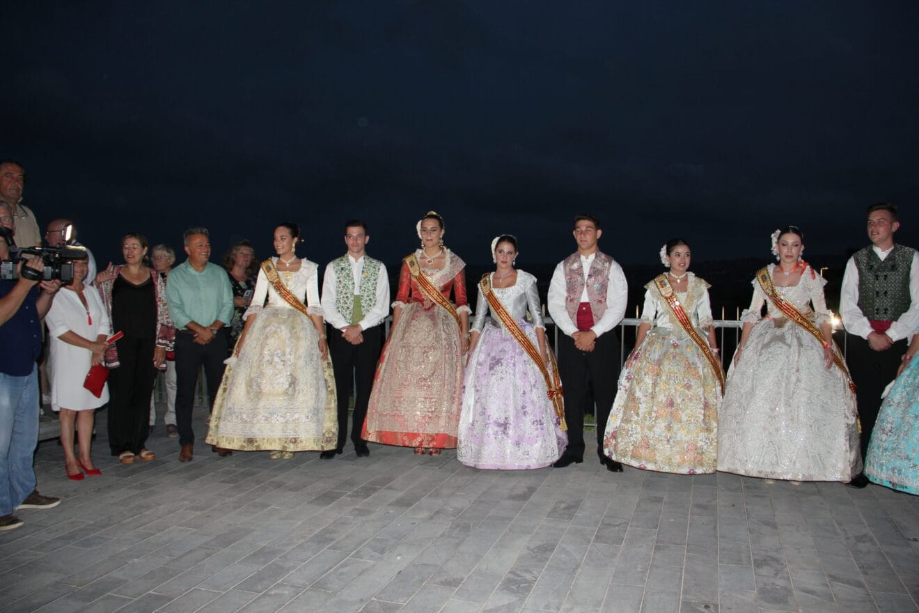 Serenata de la Tuna a Reinas, damas y presidentes (4)