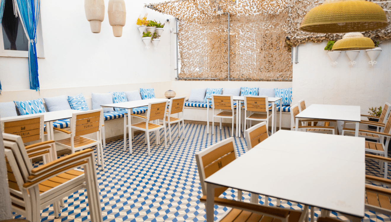 Terraza interior de la taberna