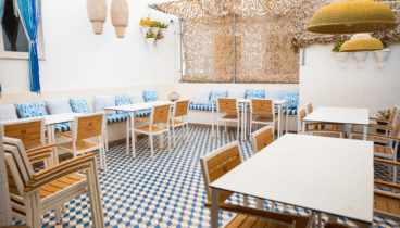 Terraza interior de la taberna