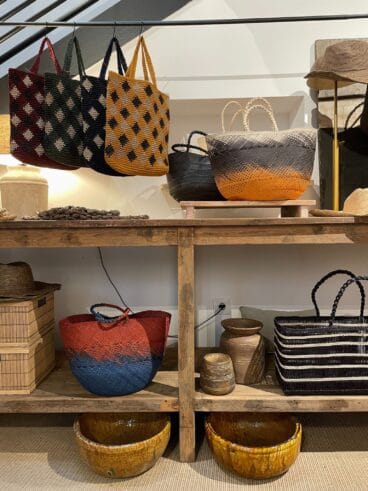 Bolsos y capazos de colores y estampados originales