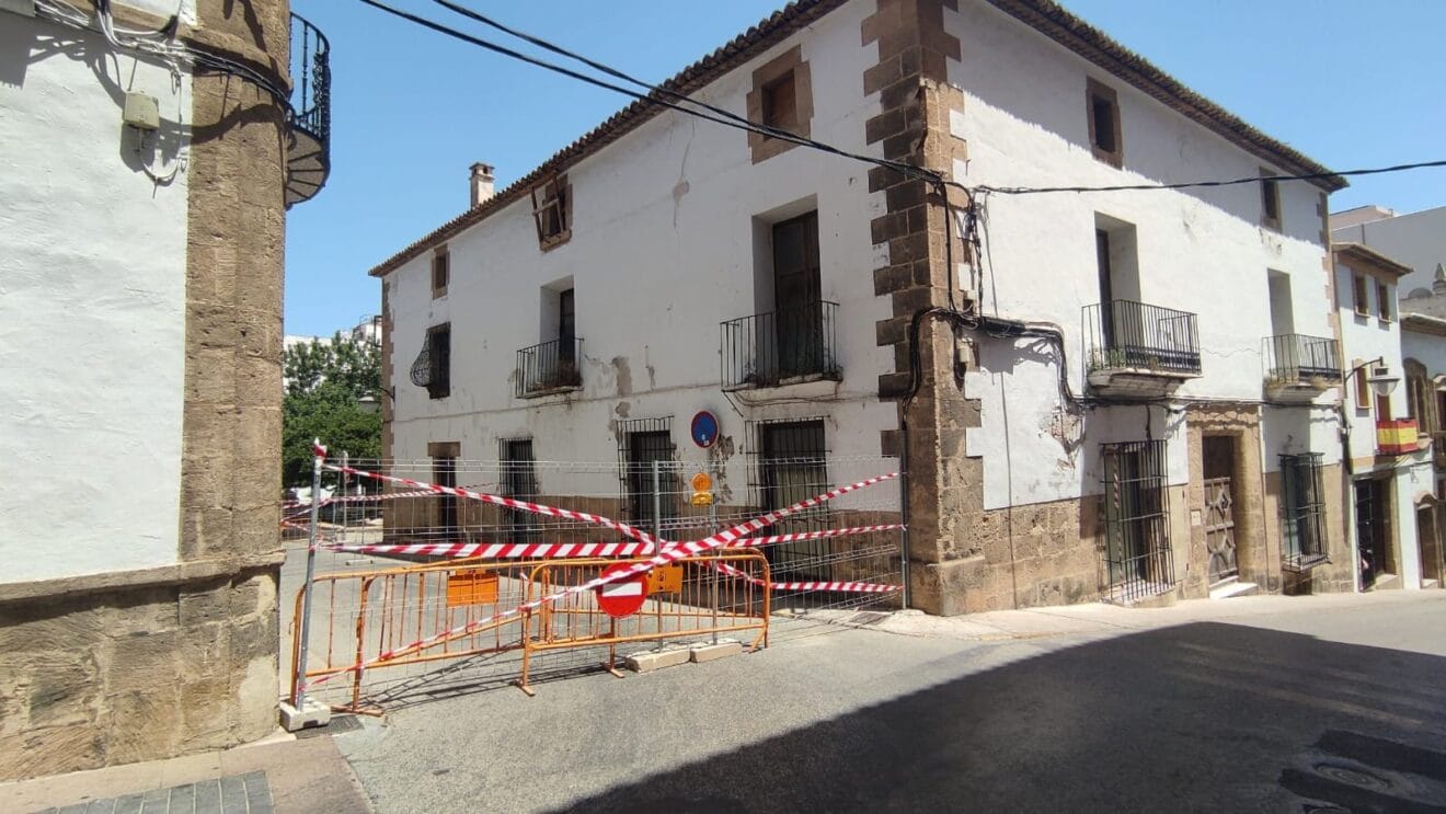 Casa Xolbi situada en la calle Roques y l'Escola