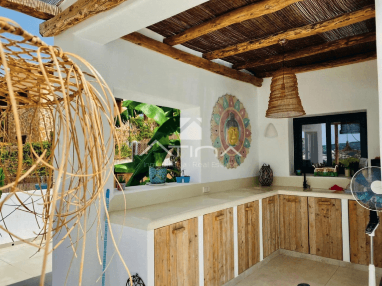 Cocina exterior de estilo ibicenco
