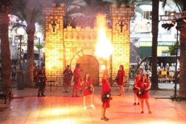 Embajada mora y rendición del castillo-Moros i Cristians Xàbia 2022 (3)