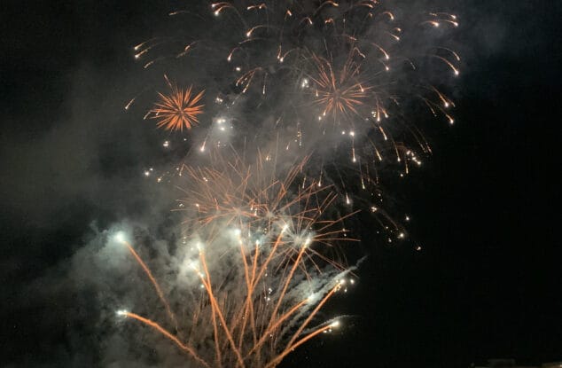 Imagen: Fuegos artificiales (foto de archivo)