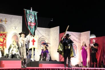 Presentación de trajes. Filà Contrabandistes de Xàbia