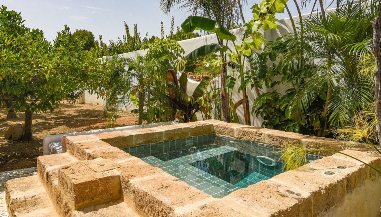 Piscina Spa estilo mediterráneo y balinés perfecto para dos personas