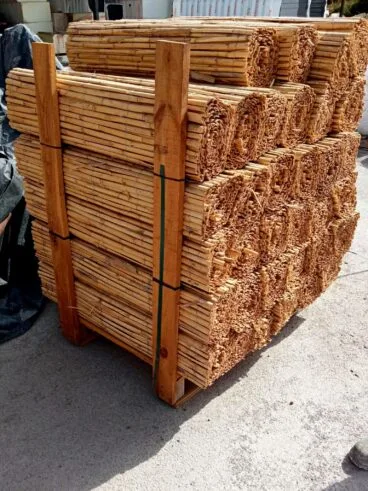 Rollos de mimbre y cañizo