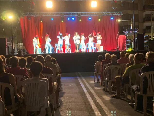 Imagen: Actuación y público en el Musical 'La Mar'