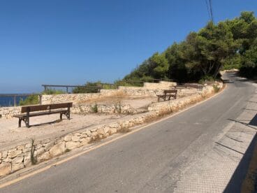 El Mirador se encuentra en la Calle Calablanca