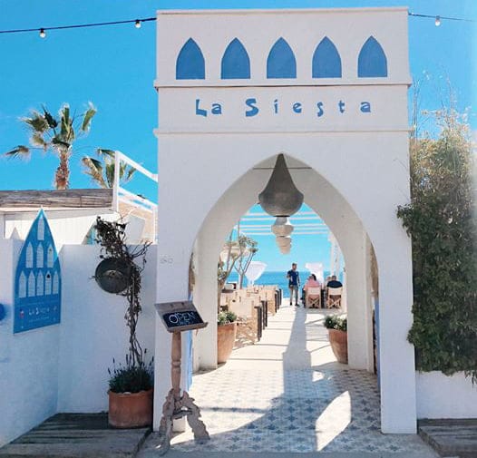 Imagen: Entrada al chiringuito La Siesta Jávea