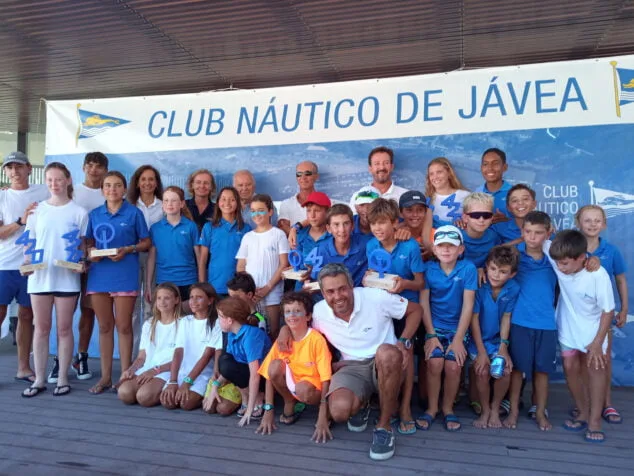 Imagen: Familia Optimist en la 48 Semana de la Vela de Jávea