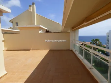 Terraza de la vivienda con espectaculares vistas al mar