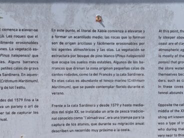 Texto del cartel del Mirador Les Caletes