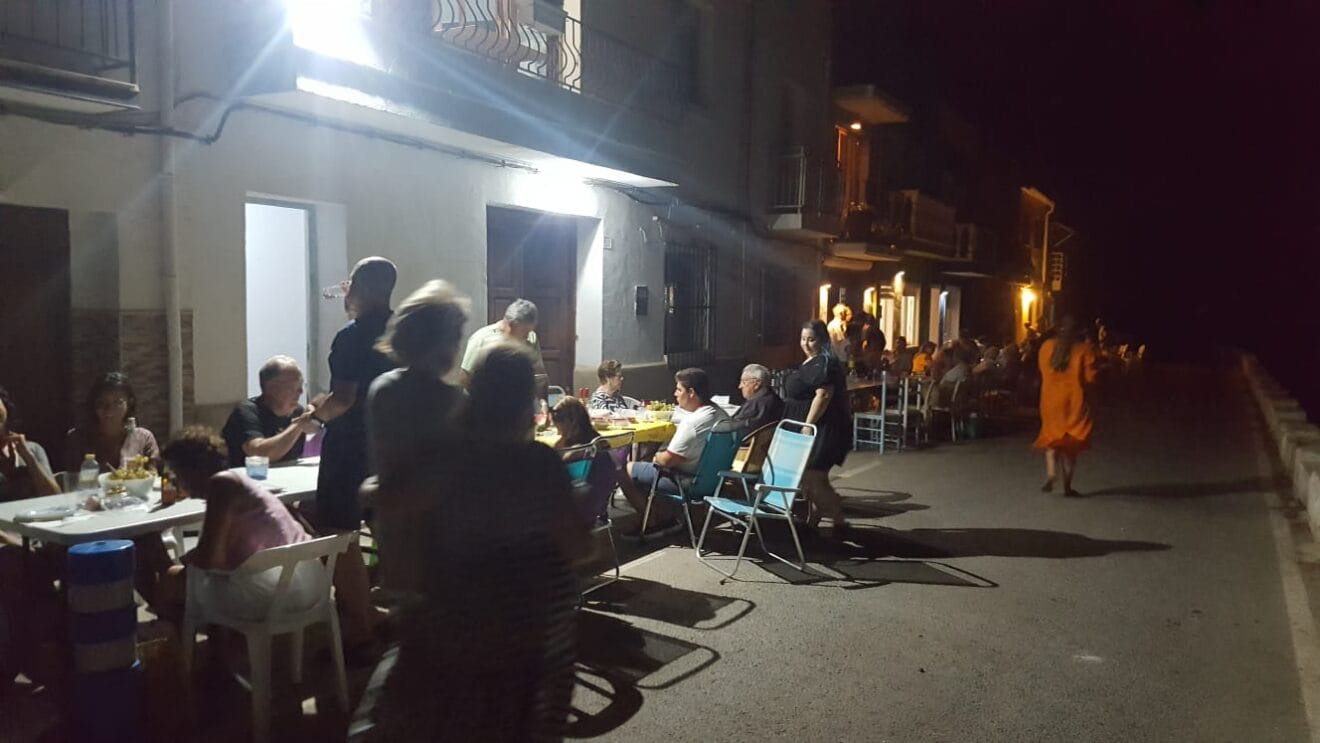 Vecinos de la Granadella en la Fiesta Anual