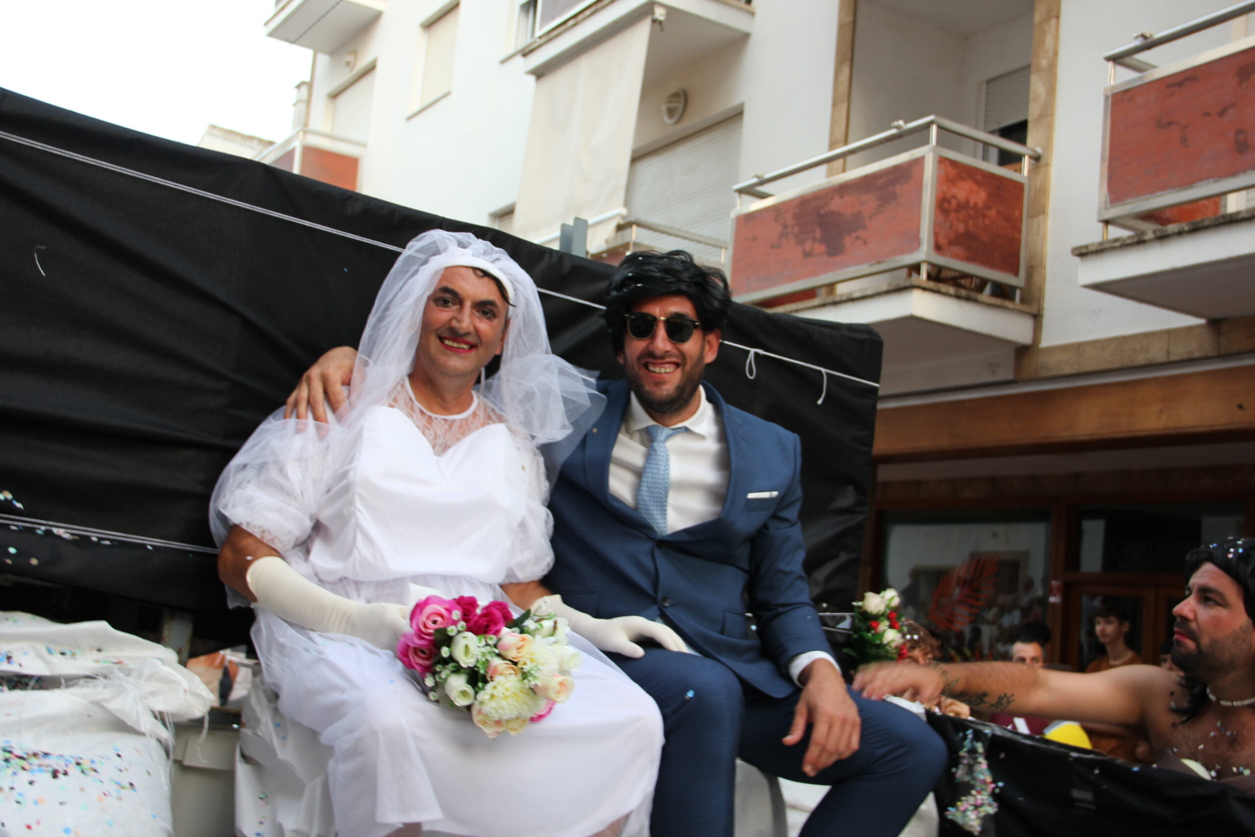 Simbolizan la boda del año en la cabalgata de Carrozas Fiestas de Loreto 2022