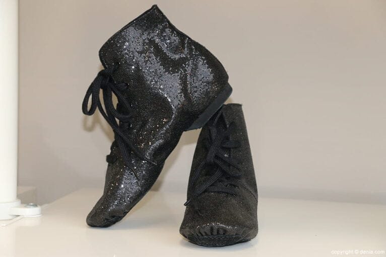 Calzado negro para baile en Mundo de Danza