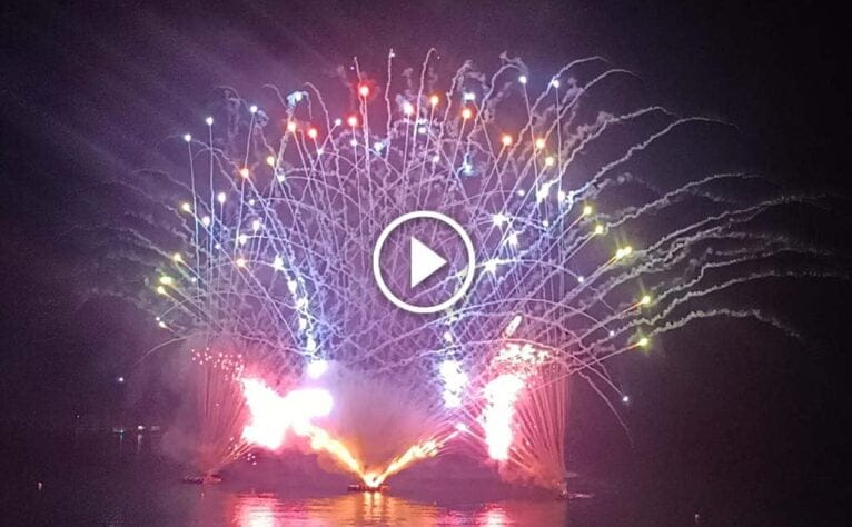 Castillo piroacuático de las fiestas de loreto 2022  video
