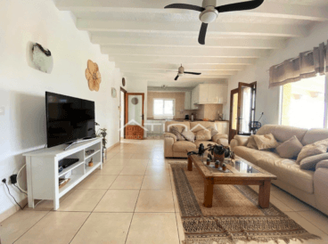 Cocina abierta al salón de la vivienda