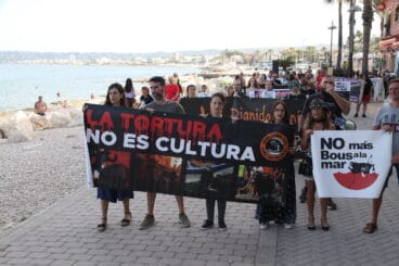 Manifestación antitaurina en Xàbia (10)