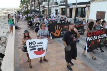Manifestación antitaurina en Xàbia (17)
