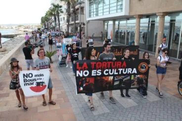 Manifestación antitaurina en Xàbia (18)