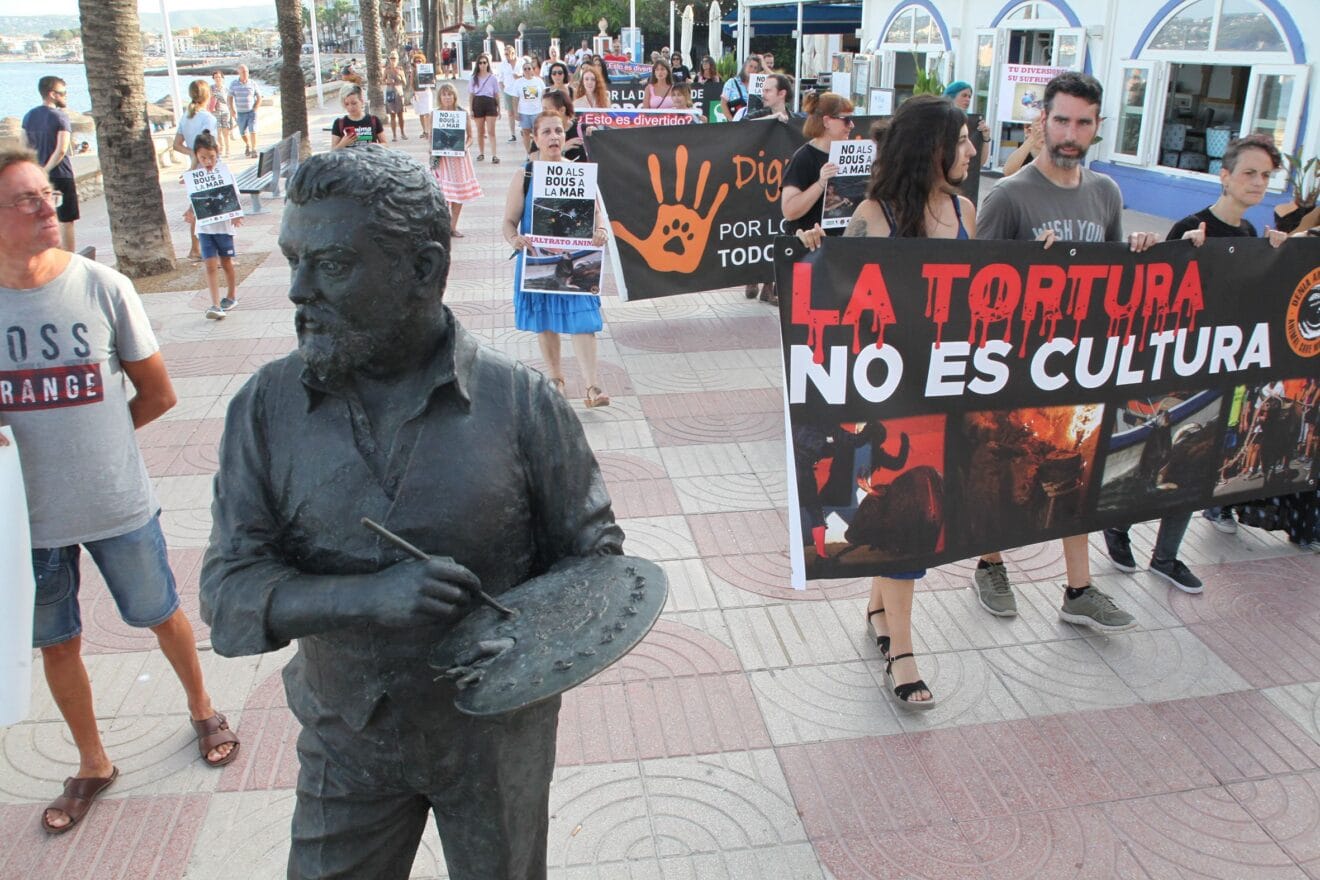 Manifestación antitaurina en Xàbia (20)
