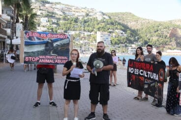Manifestación antitaurina en Xàbia (8)