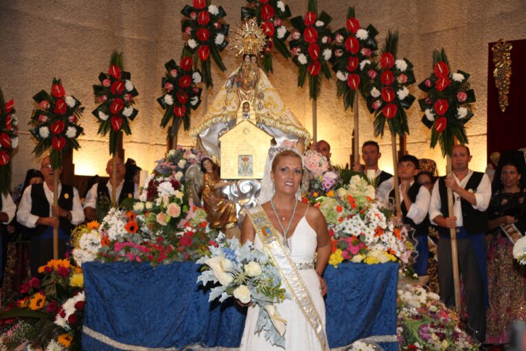 Ofrenda de flores a la Virgen de Loreto 2022 (148)