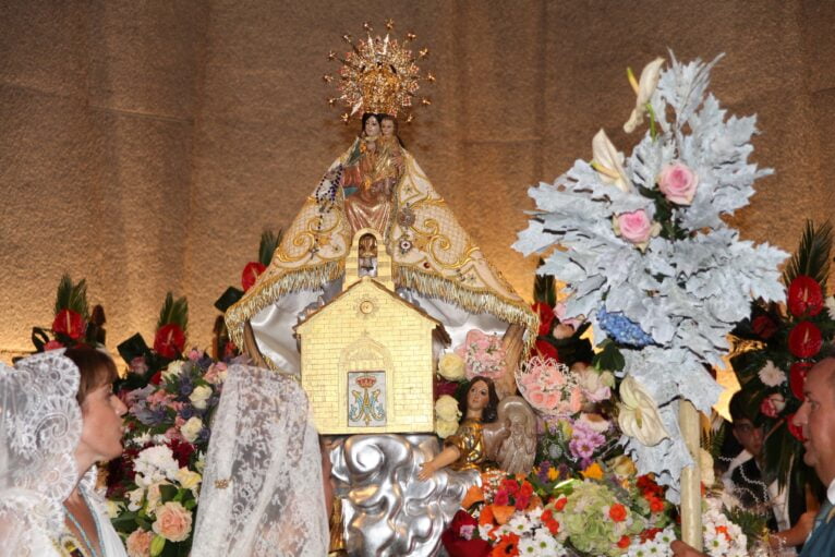 Ofrenda de flores a la Virgen de Loreto 2022 (154)