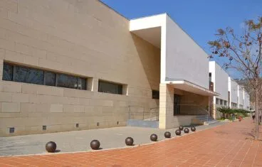 Parte exterior del IES La Mar