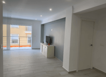 Salón con acceso al balcón