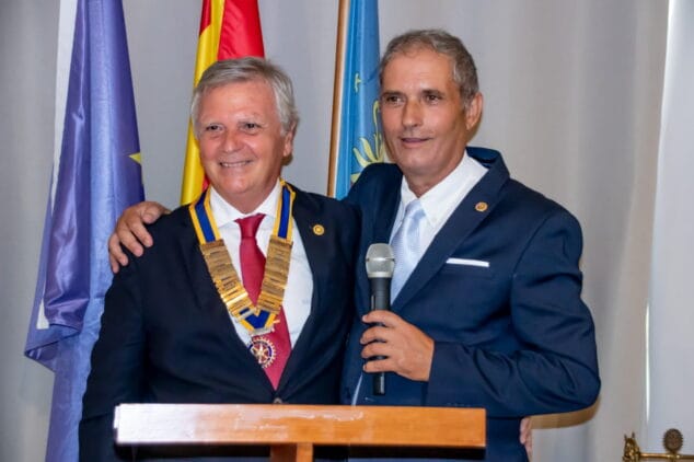 Imagen: Toni Marí y Fernando Ruiz del Club Rotary Jávea