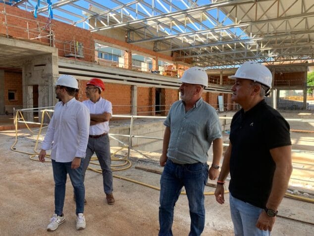 Imagen: Visita a las obras de la piscina