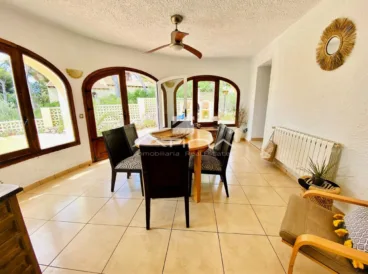 Zona de comedor con acceso a la terraza