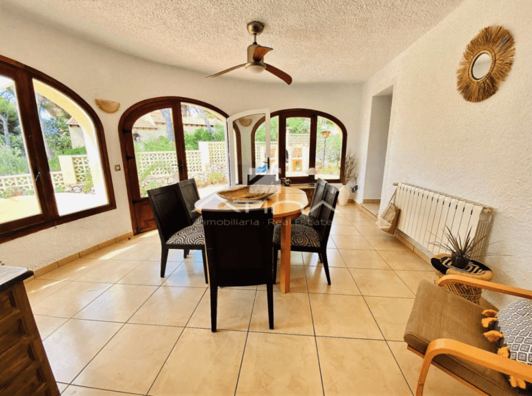 Zona de comedor con acceso a la terraza