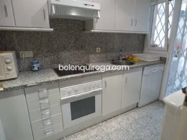 Cocina de mármol completamente equipada
