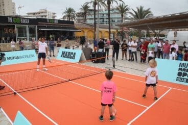 David Ferrer i Feliciano López pilotegen amb els xiquets a Xàbia (18)