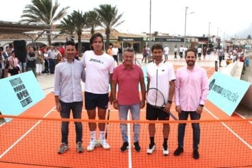 David Ferrer i Feliciano López pilotegen amb els xiquets a Xàbia (24)