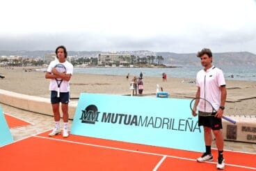 David Ferrer i Feliciano López pilotegen amb els xiquets a Xàbia (3)