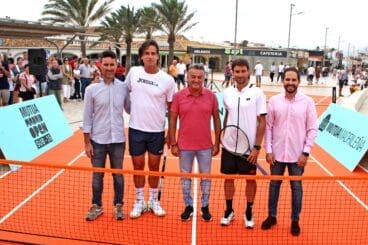David Ferrer i Feliciano López pilotegen amb els xiquets a Xàbia (5)