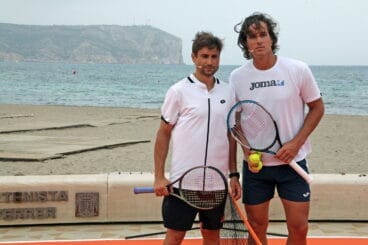 David Ferrer i Feliciano López pilotegen amb els xiquets a Xàbia (6)
