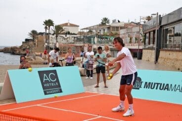 David Ferrer i Feliciano López pilotegen amb els xiquets a Xàbia (7)