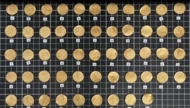 Imagen: Las 53 monedas halladas en l'Illa del Portitxol