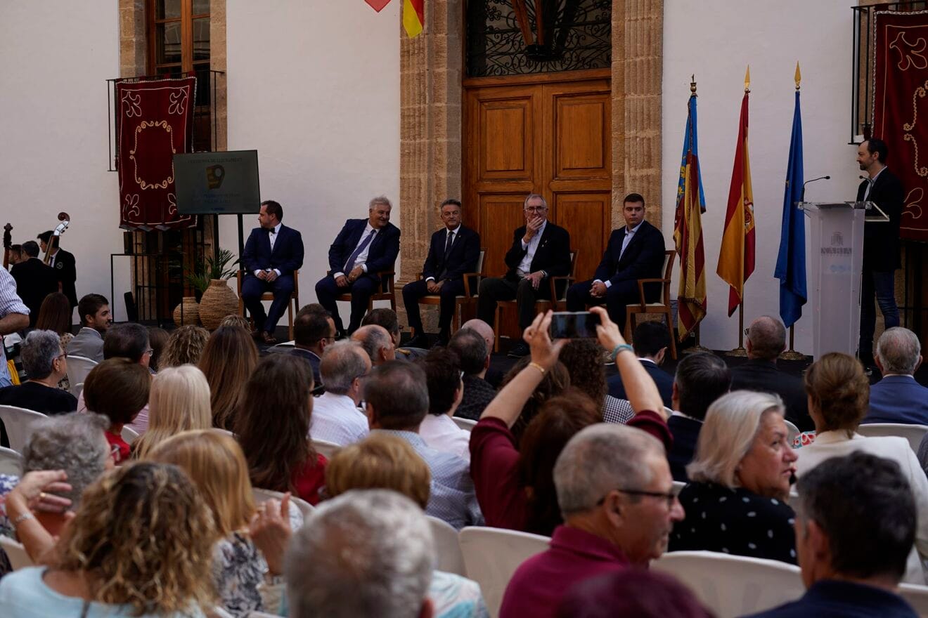 Premios Vila de Xàbia en el 9 d'Octubre 01