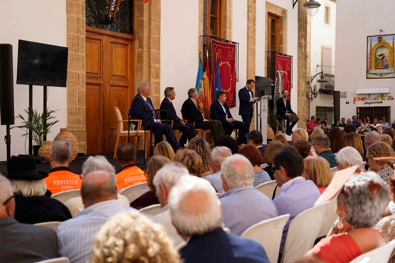 Premios Vila de Xàbia en el 9 d'Octubre 16