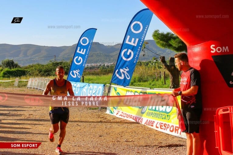 Youssef Ahatach entrando a meta