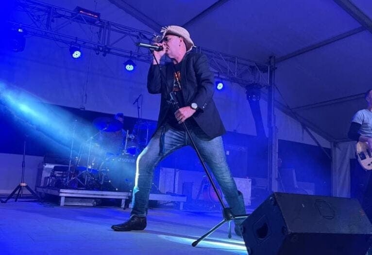 Cristóbal Cholbi, de la Rendición, en un concierto