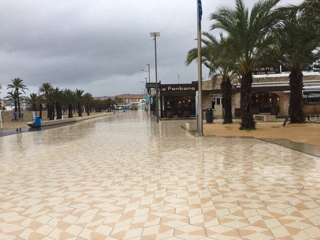 Imagen: Día de lluvia en el Paseo del Arenal de Xàbia