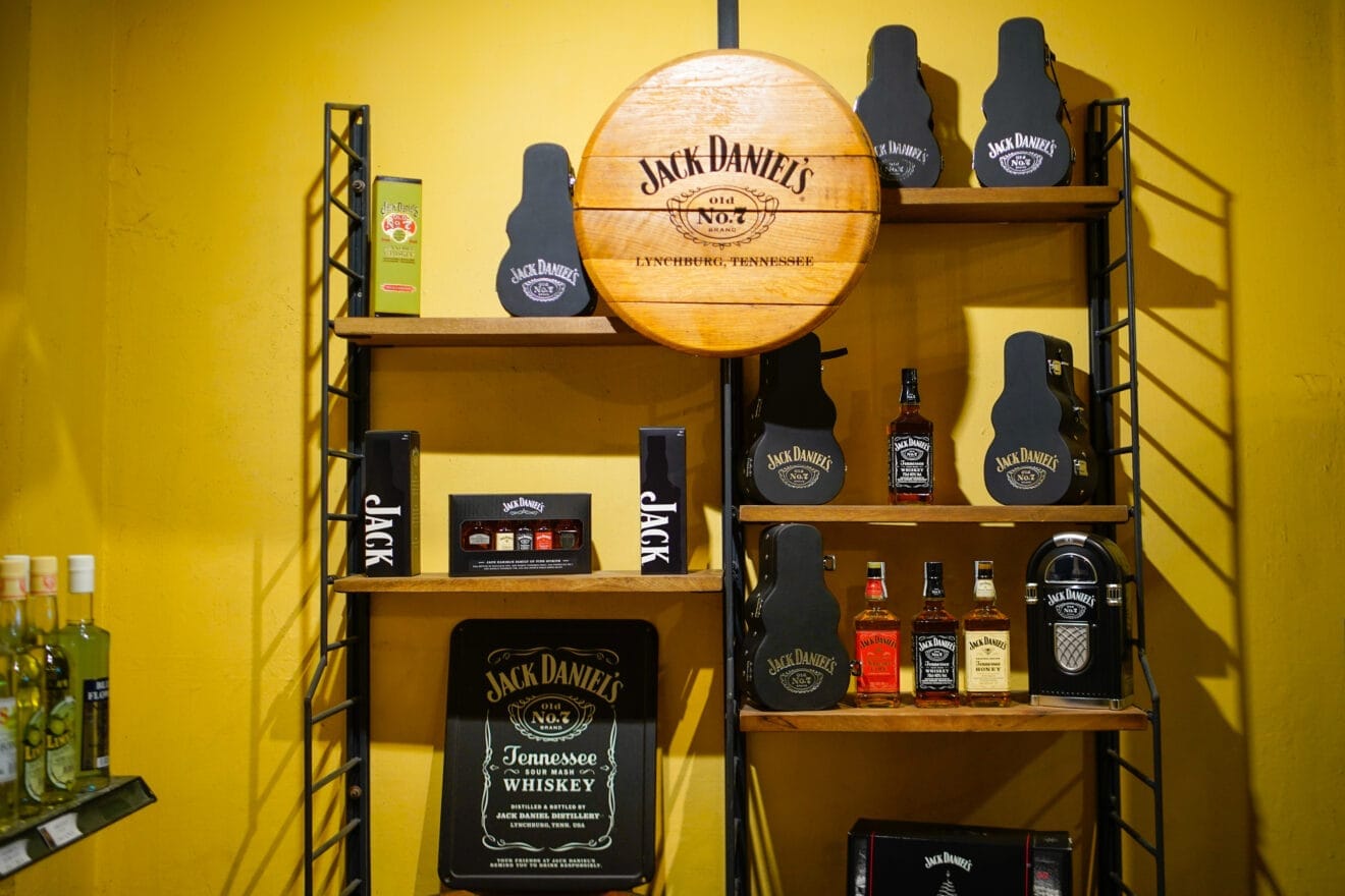 Encuentra marcas de wisky nacionales e internacionales en Bodega Aguilar